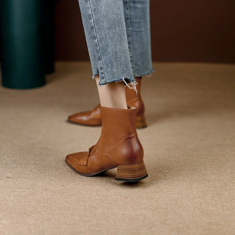 Bota Feminina Stanford de Couro Salto Quadrado