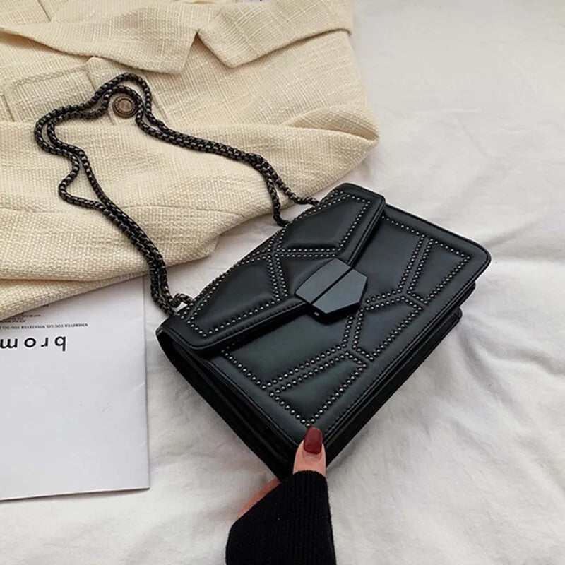 Bolsa de Ombro Média Bárbara