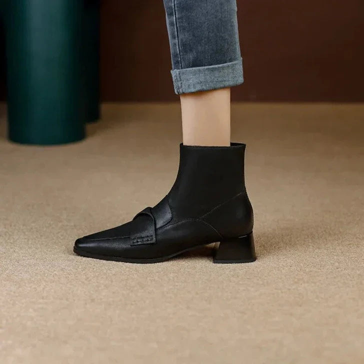 Bota Feminina Stanford de Couro Salto Quadrado