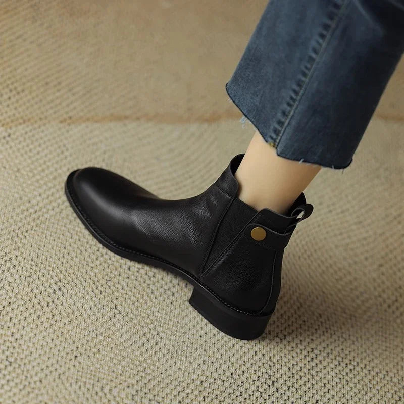 Bota Feminina Sofia De Couro Salto Quadrado
