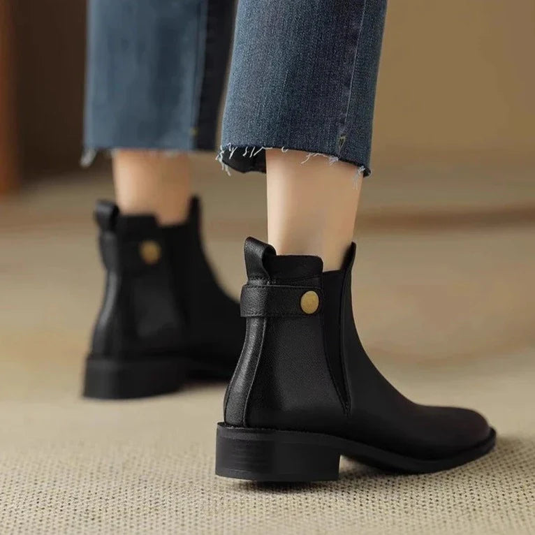 Bota Feminina Sofia De Couro Salto Quadrado