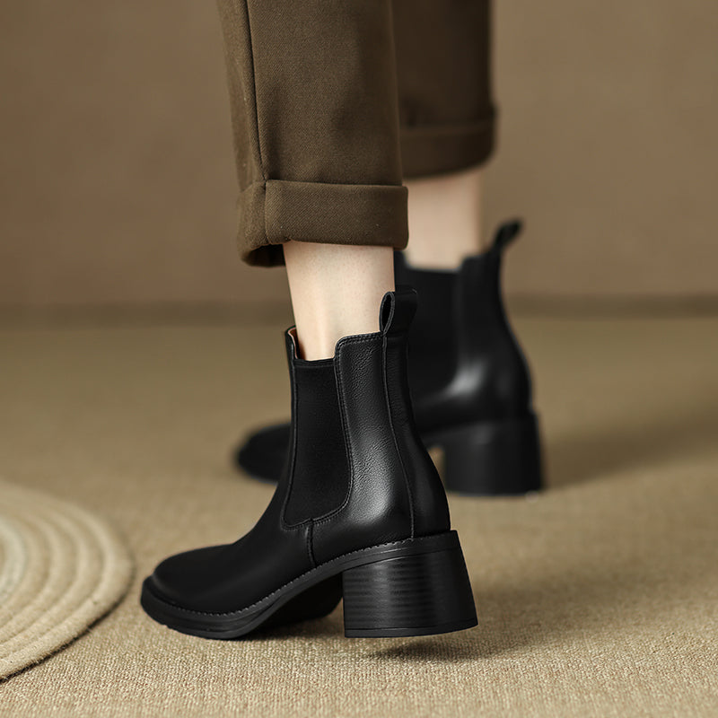 Bota Feminina Chelsea Cano Curto de Couro Legítimo