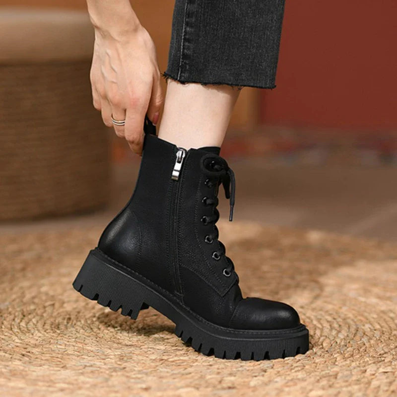 Bota Feminina London De Couro Tratorada