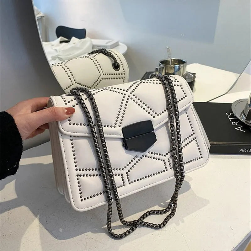 Bolsa de Ombro Média Bárbara