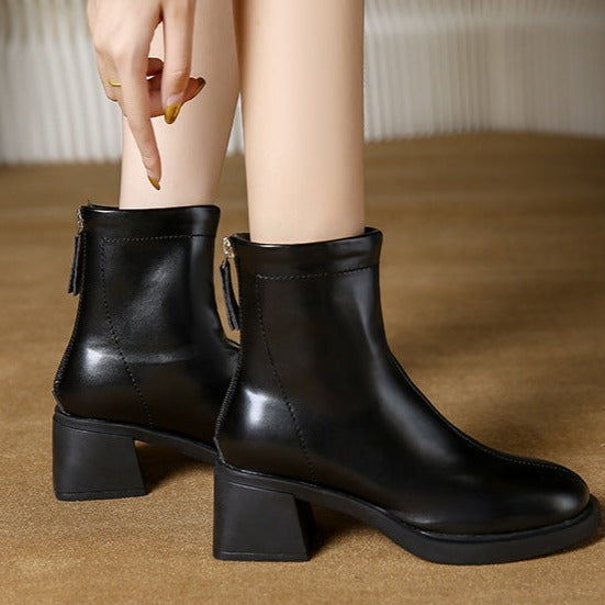 Bota Feminina Vancouver Cano Curto de Salto Quadrado com Zíper
